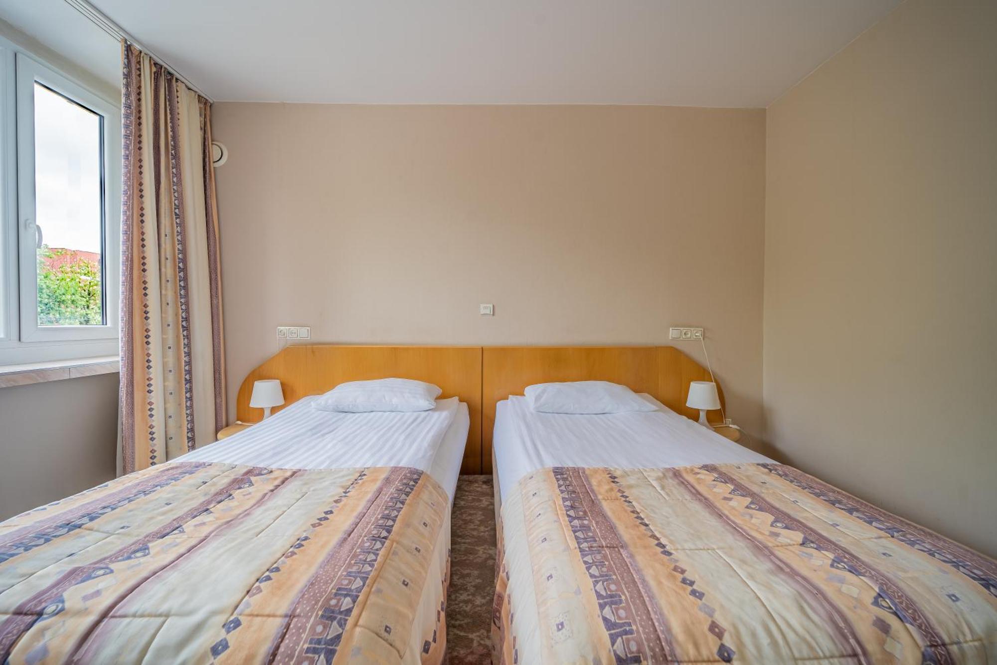 Hotel Mazowiecki Lodz Экстерьер фото