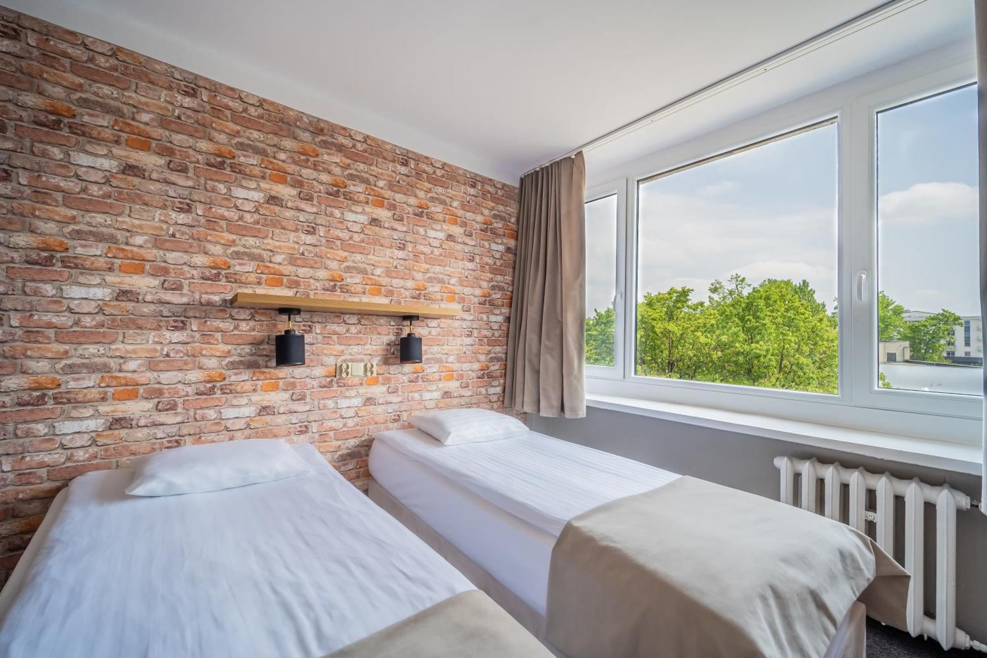 Hotel Mazowiecki Lodz Экстерьер фото